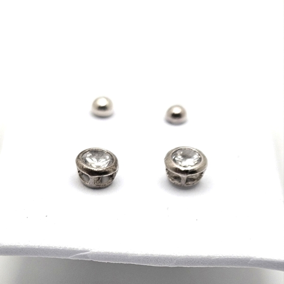 🟢3/$19🟢 2 Pairs 925 Sterling Silver Studs Earrings PIERCED Ears Faux diamonds - Picture 3 of 5